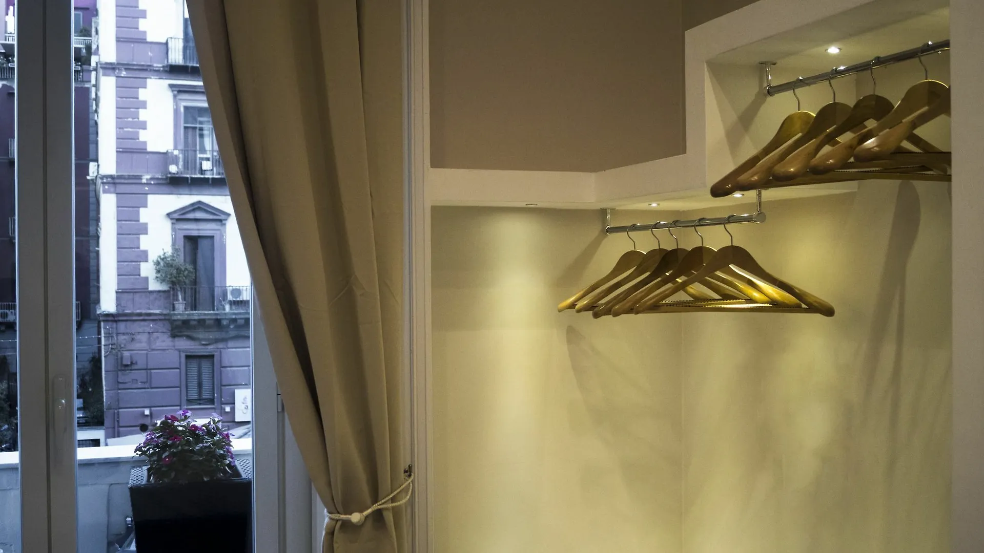Guest house Royal Rooms Luxury Suite Naples