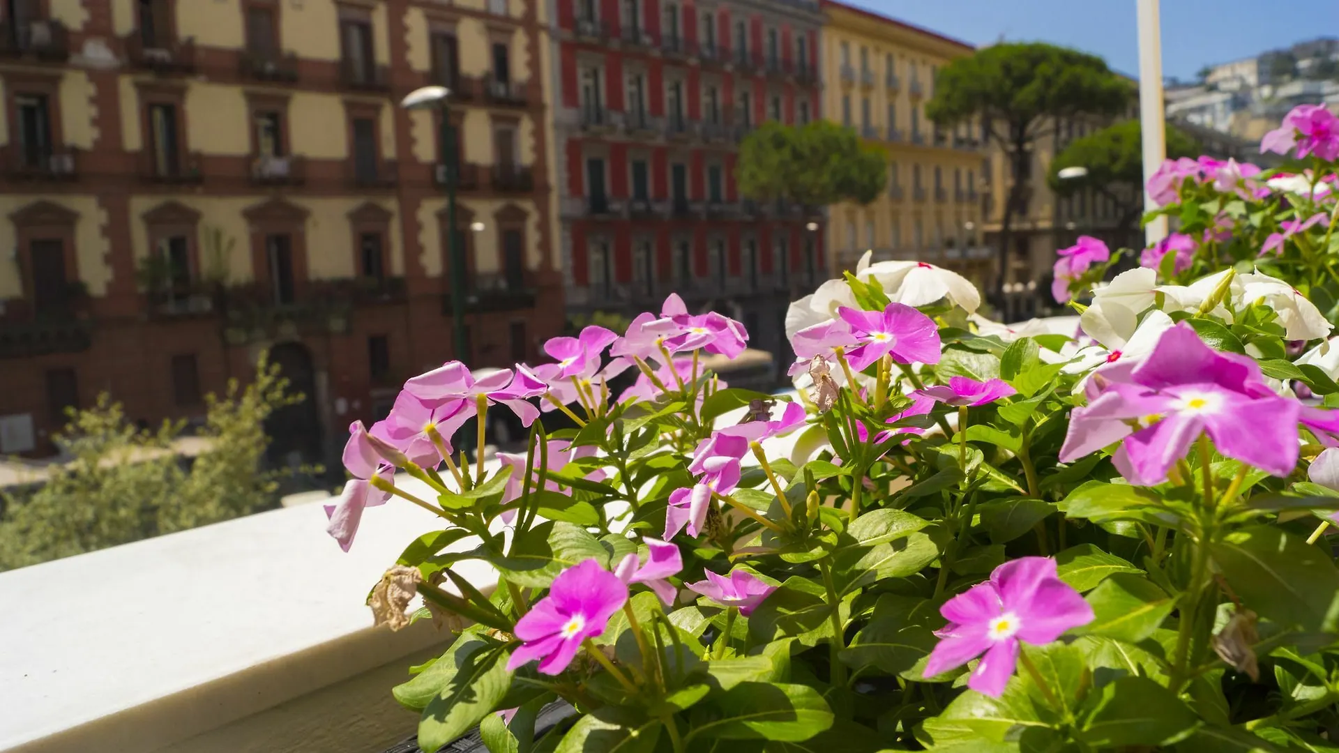 Royal Rooms Luxury Suite Naples 3*,  Italy