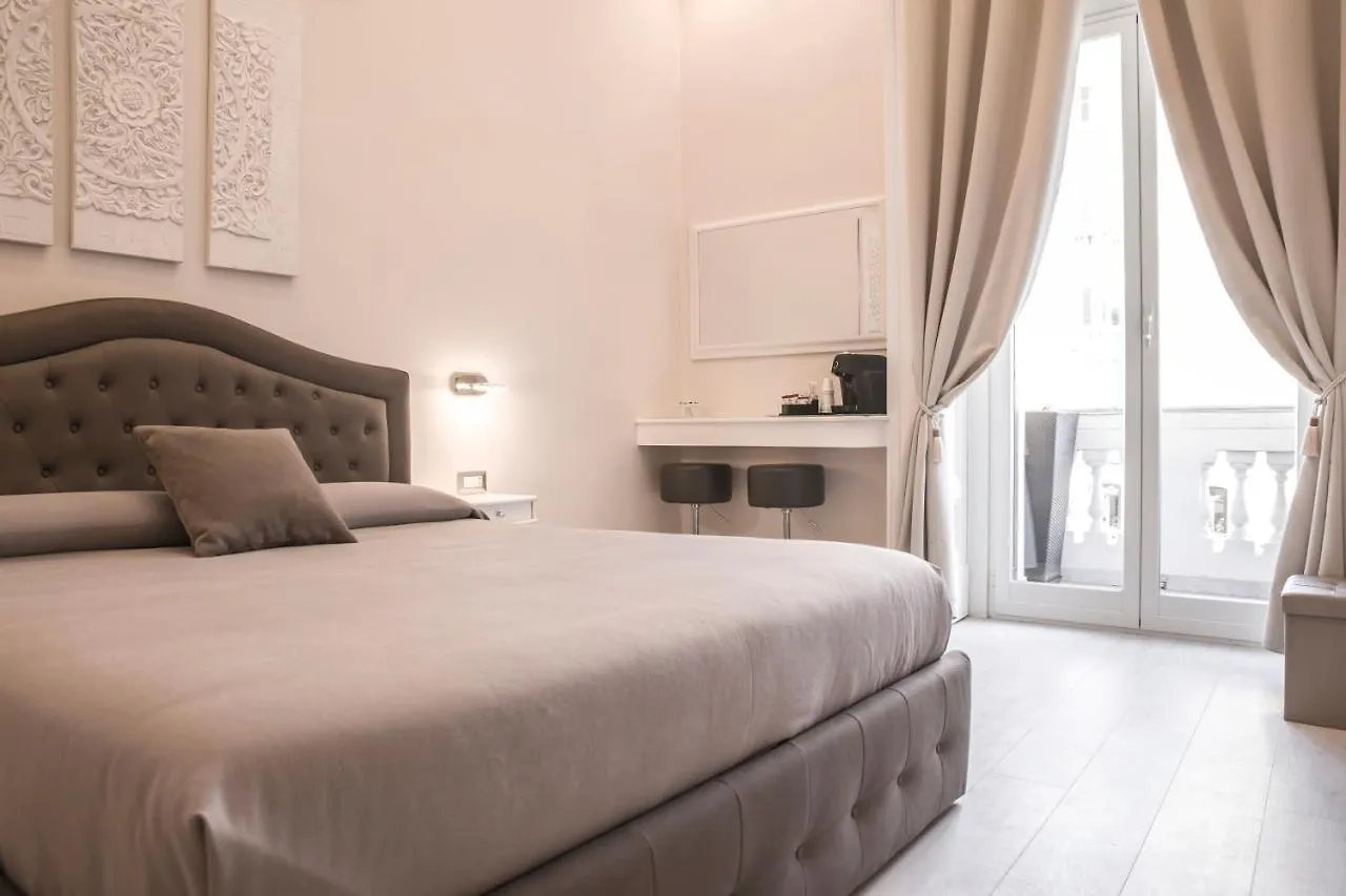 Royal Rooms Luxury Suite Naples Guest house
