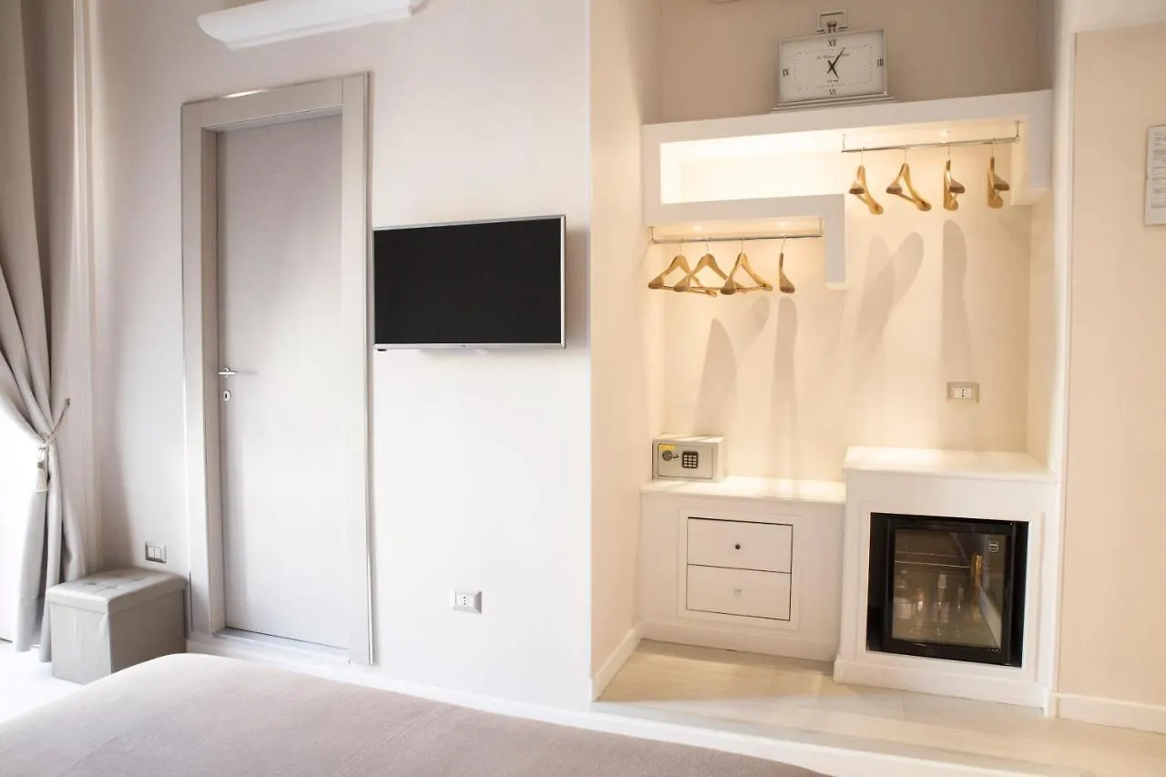 Royal Rooms Luxury Suite Naples